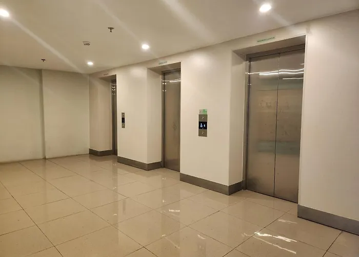 Trendy Near It Park Apartment
